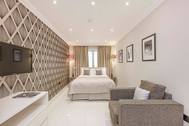 South Kensington 2 Bedroom Apartment Lower Ground gallery image 4