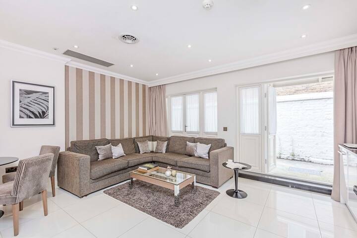 South Kensington 2 Bedroom Apartment Lower Ground gallery image 3