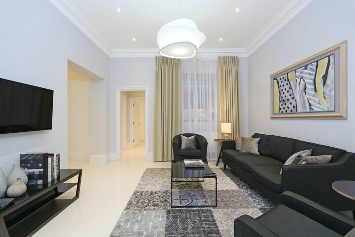 South Kensington 3 Bedroom Apartment Lower Ground gallery image 5