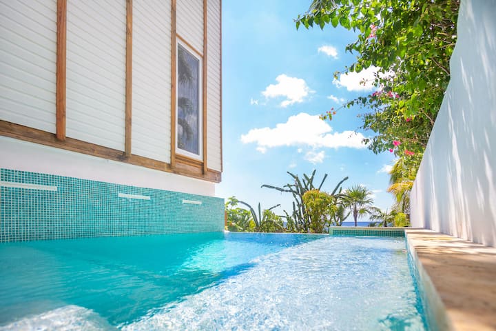 Roatan Vacation Rentals managed Airbnb listing 3