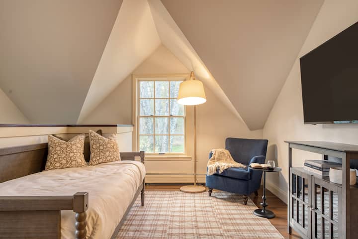 The loft features a twin day bed.