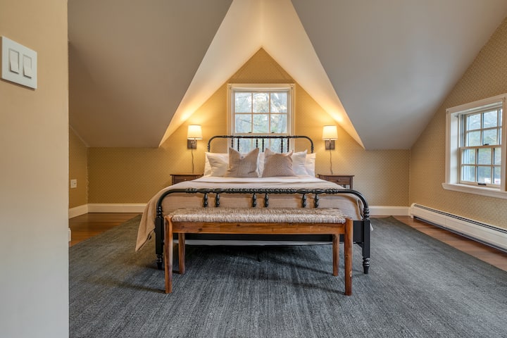 Bedroom 3 features a queen bed.
