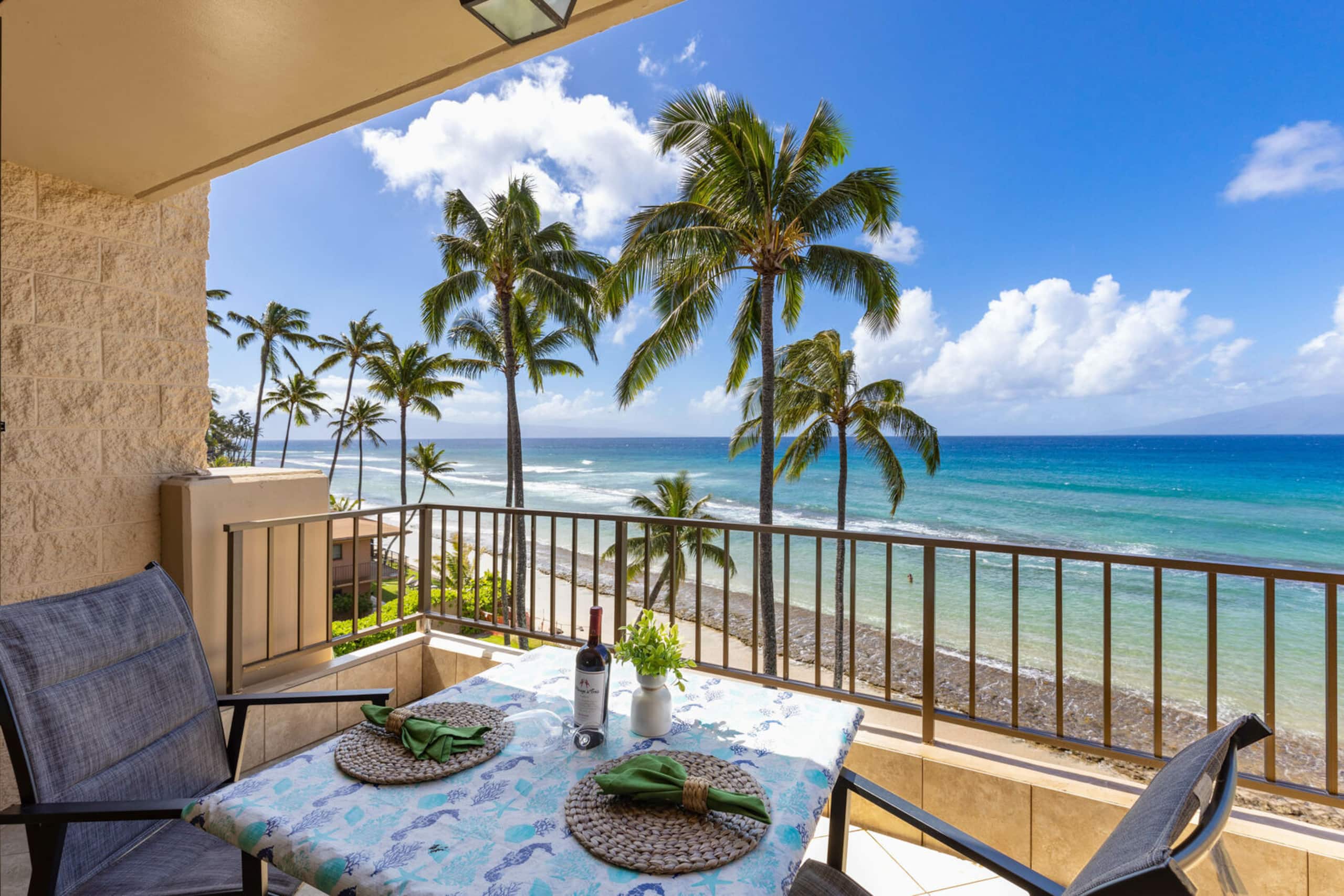 Condo in Lahaina · ★4.61 · 2 bedrooms · 3 beds · 2 private baths - Image 2
