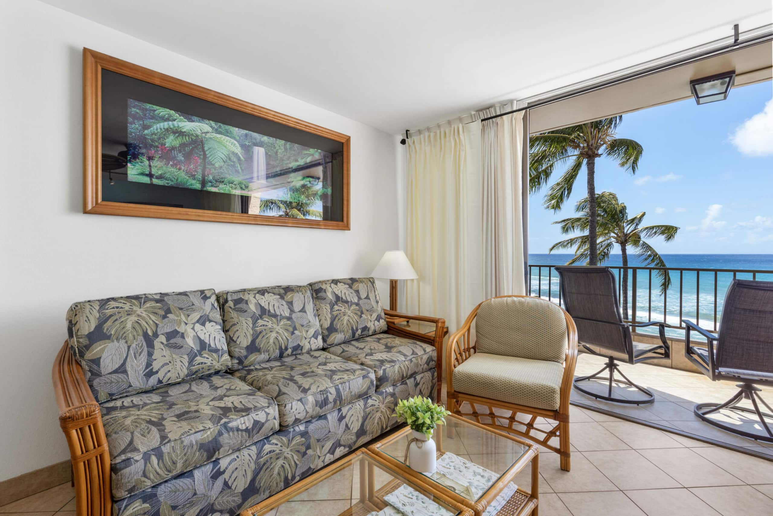 Condo in Lahaina · ★4.61 · 2 bedrooms · 3 beds · 2 private baths - Image 11