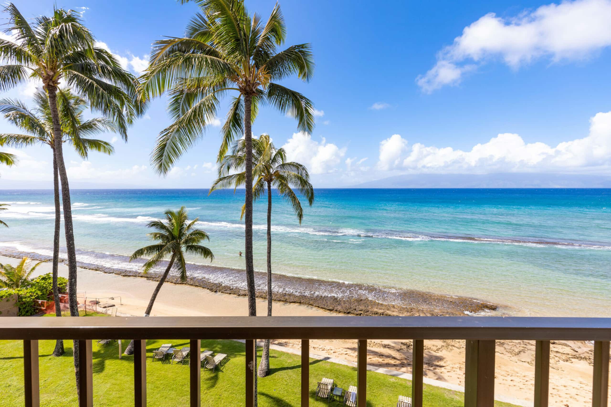 Condo in Lahaina · ★4.61 · 2 bedrooms · 3 beds · 2 private baths - Image 4
