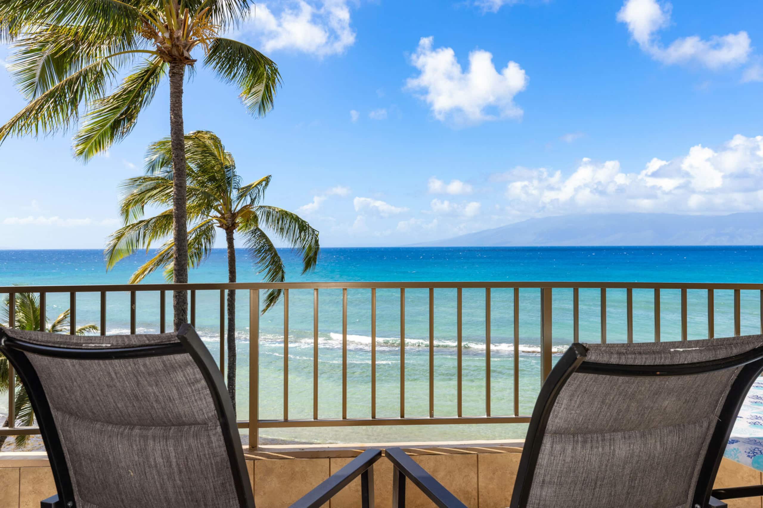 Condo in Lahaina · ★4.61 · 2 bedrooms · 3 beds · 2 private baths - Image 3