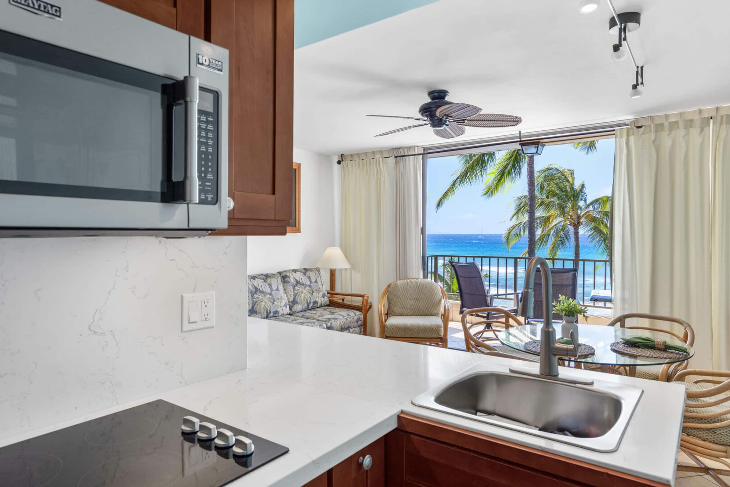 Condo in Lahaina · ★4.61 · 2 bedrooms · 3 beds · 2 private baths - Image 14