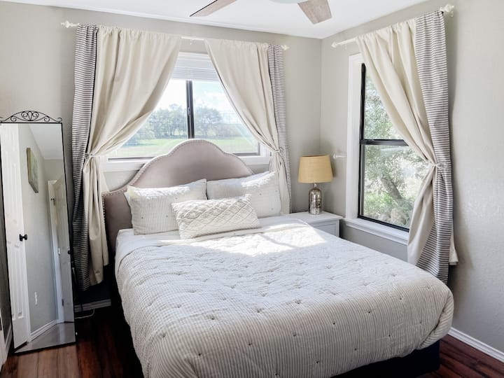 Designer Cottage comfy bedroom