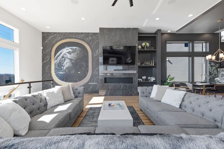 Nashville SkyHaus – As Seen on MTV | Sleeps 12+ gallery image 2