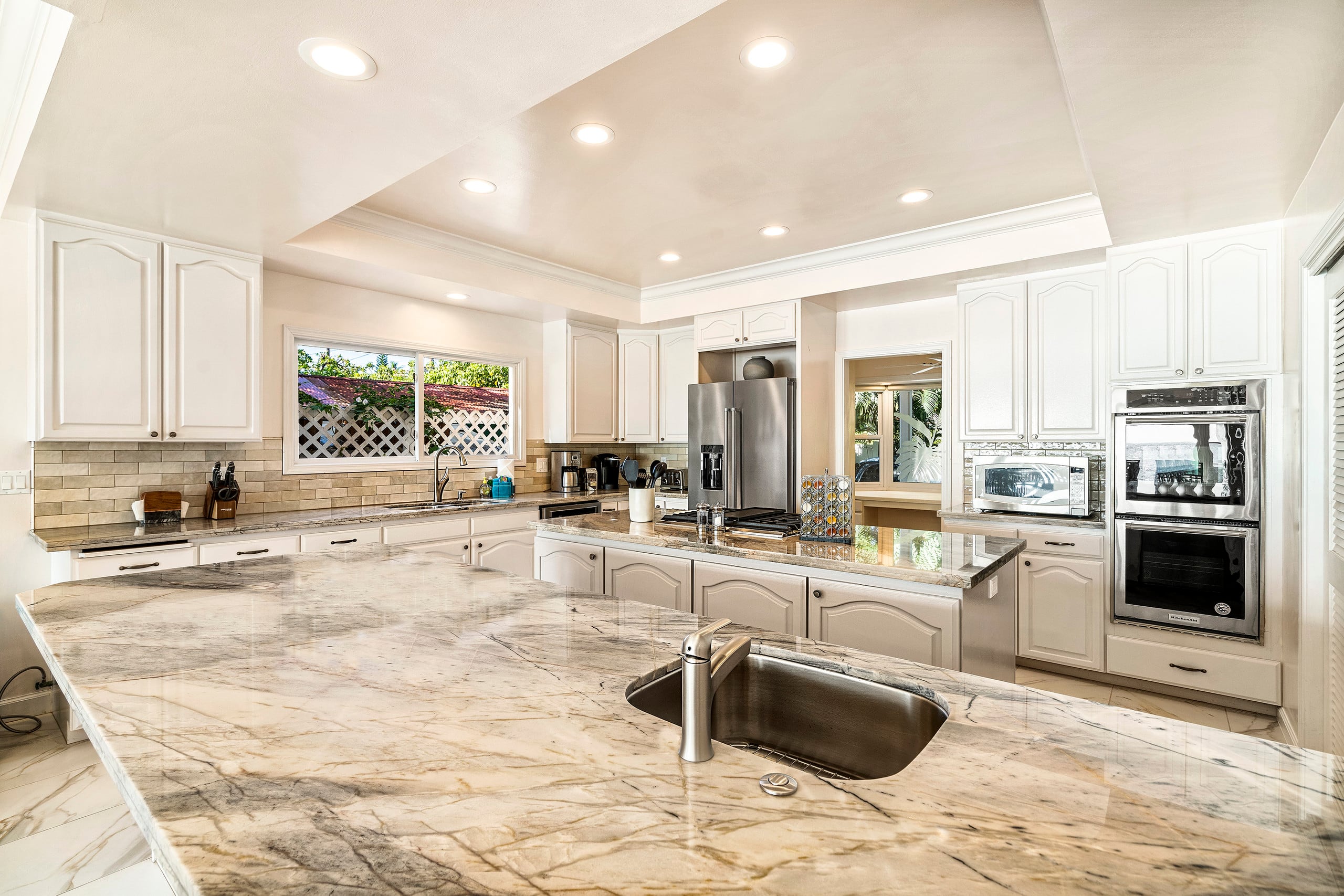 Home in Kailua-Kona · ★4.97 · 5 bedrooms · 9 beds · 6 baths - Image 13