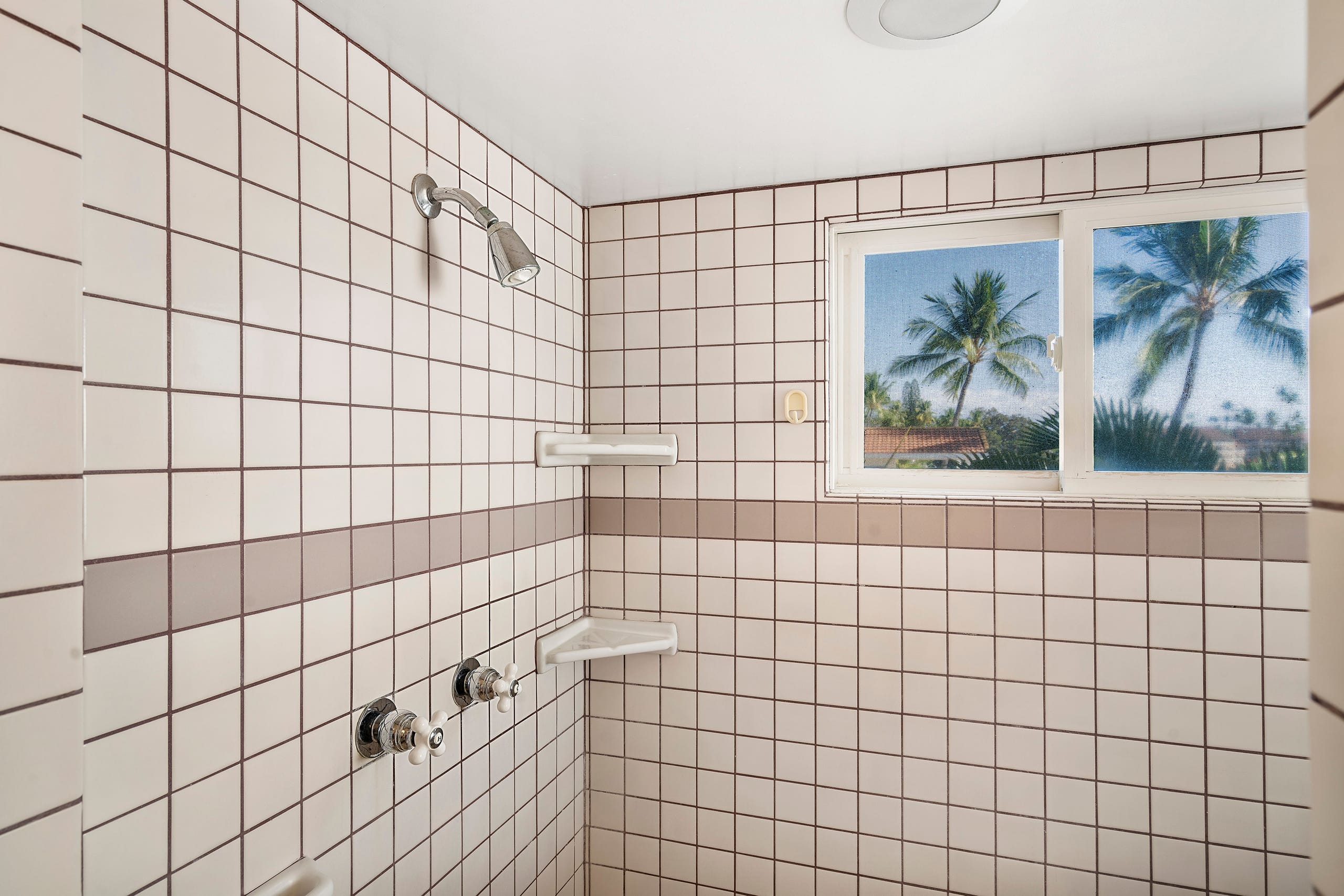 Home in Kailua-Kona · ★4.97 · 5 bedrooms · 9 beds · 6 baths - Image 32