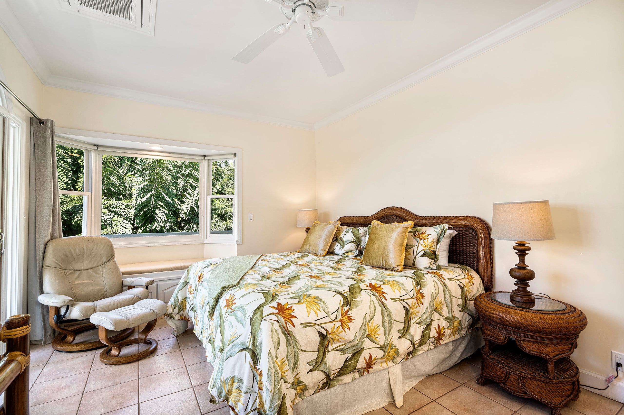 Home in Kailua-Kona · ★4.97 · 5 bedrooms · 9 beds · 6 baths - Image 39