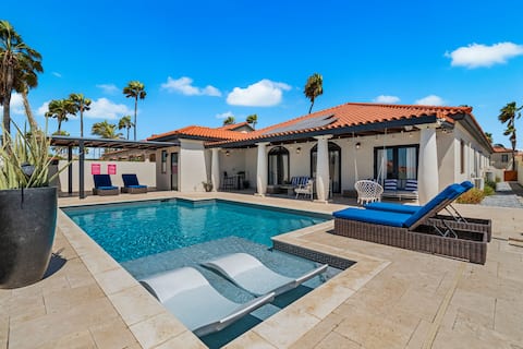 Charming 5BR Pool Home w Patio near Beaches, Aruba