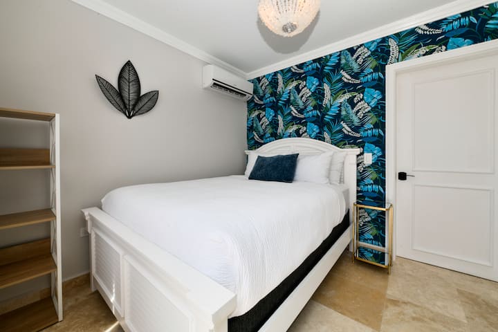 Noord Aruba别墅的优雅卧室-豪华标准双人床-卧室氛围舒适，舒适美观-套内卫生间