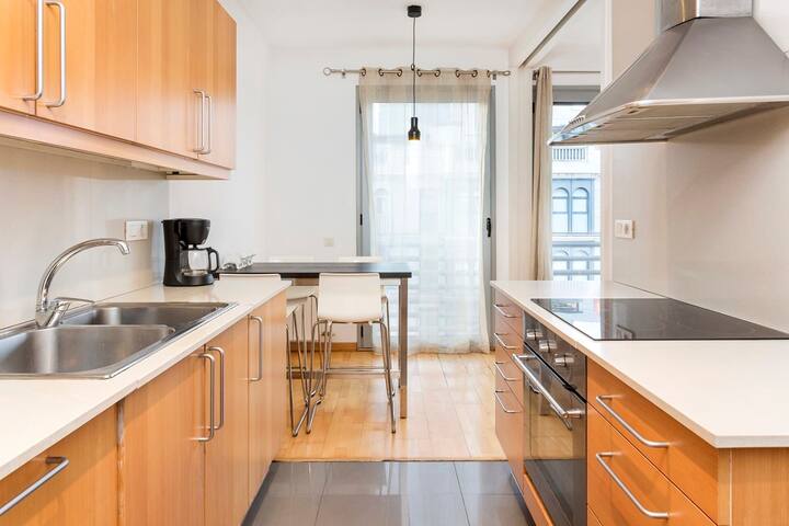 Sagrada Familia| Spacious 4BD with private Terrace gallery image 5