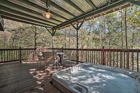 Riverfront Tallulah Falls Cabin w/ Hot Tub!