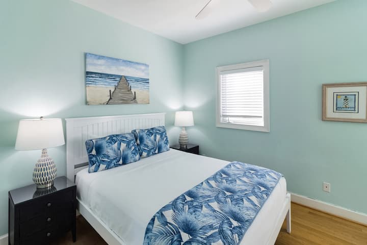 ห้องนอน 3 มีเตียงควีนไซส์