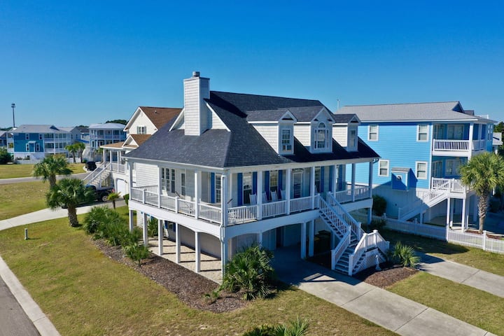 Spacious Home, Huge Deck, 1 Block To Beach, Dogsok - Kure Beach, NC