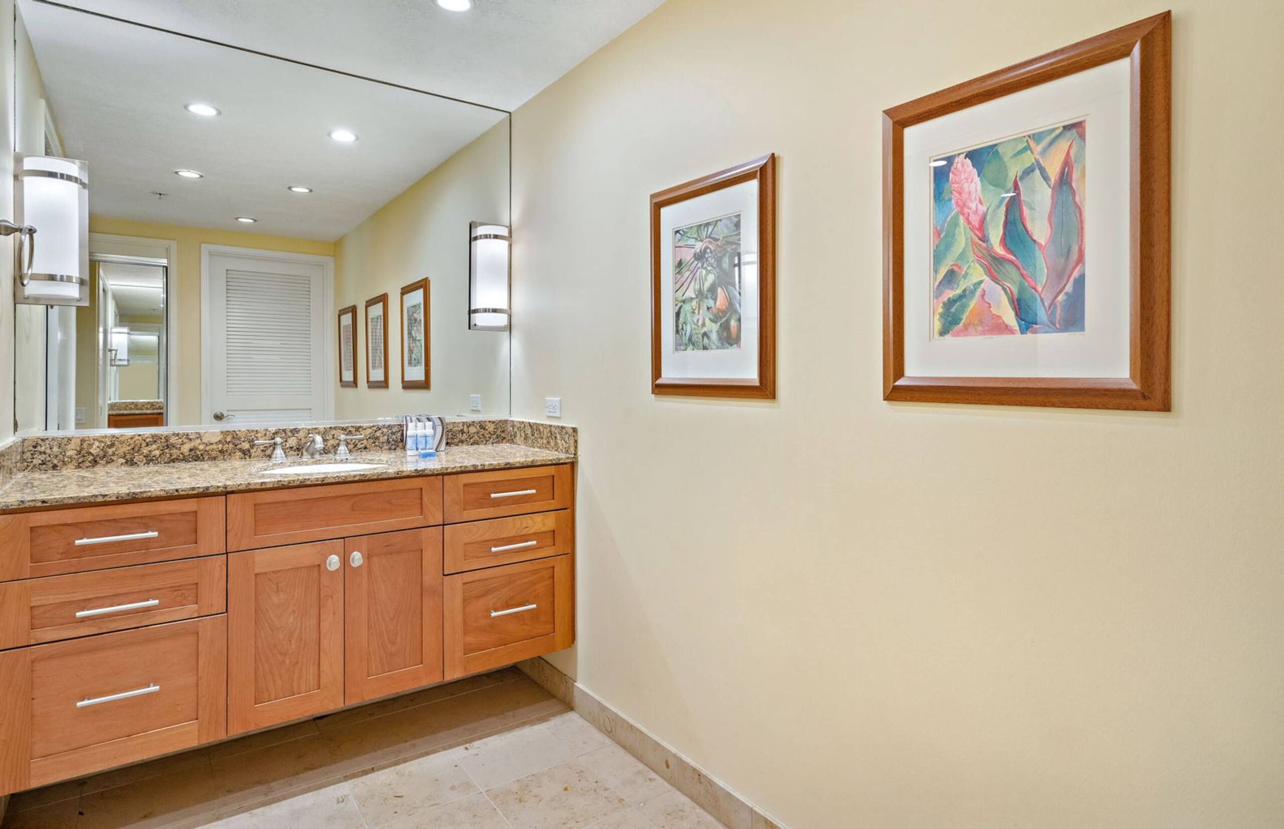 Condo in Lahaina · ★4.4 · 2 bedrooms · 4 beds · 2 shared baths - Image 24