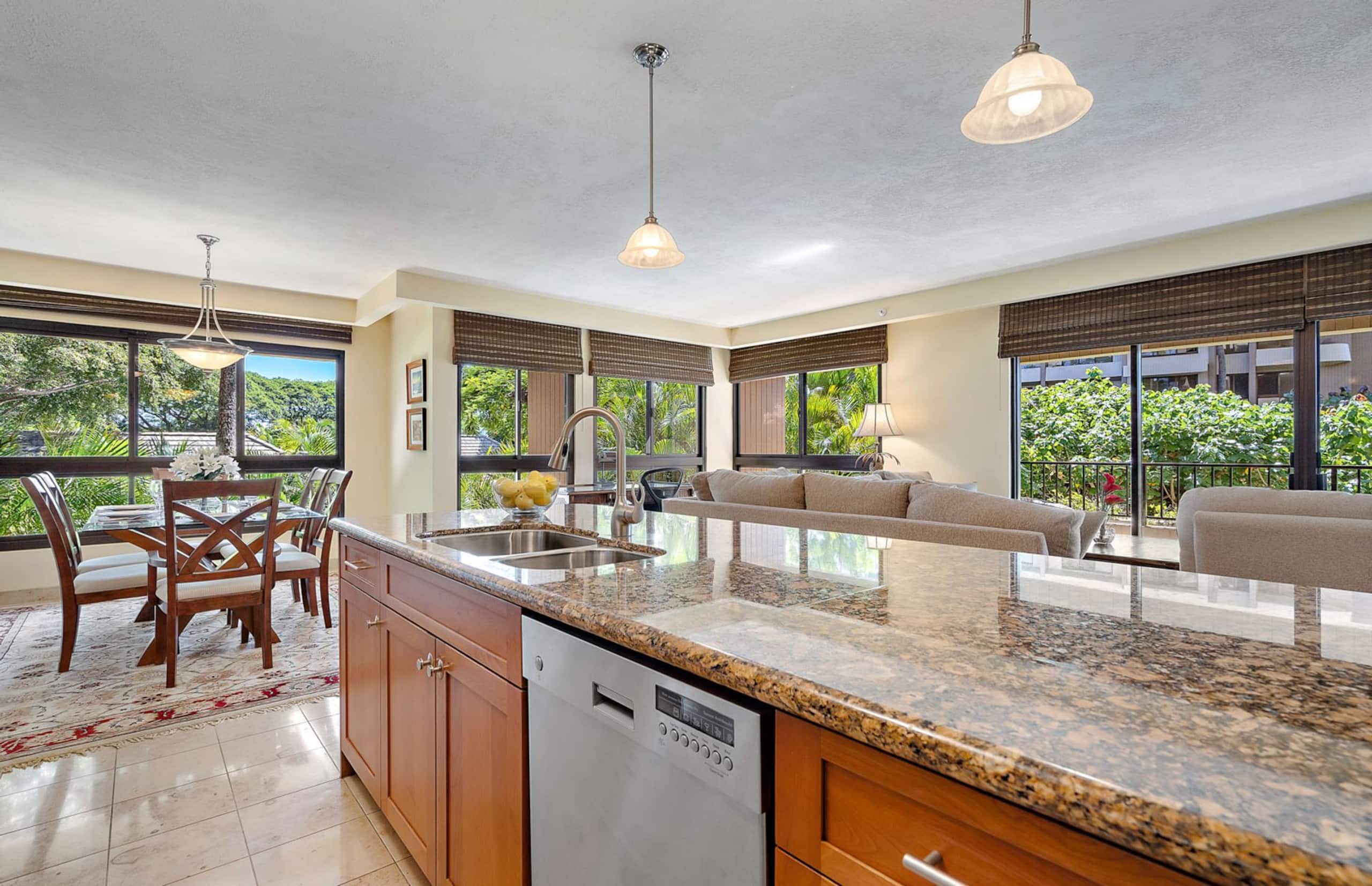 Condo in Lahaina · ★4.4 · 2 bedrooms · 4 beds · 2 shared baths - Image 12