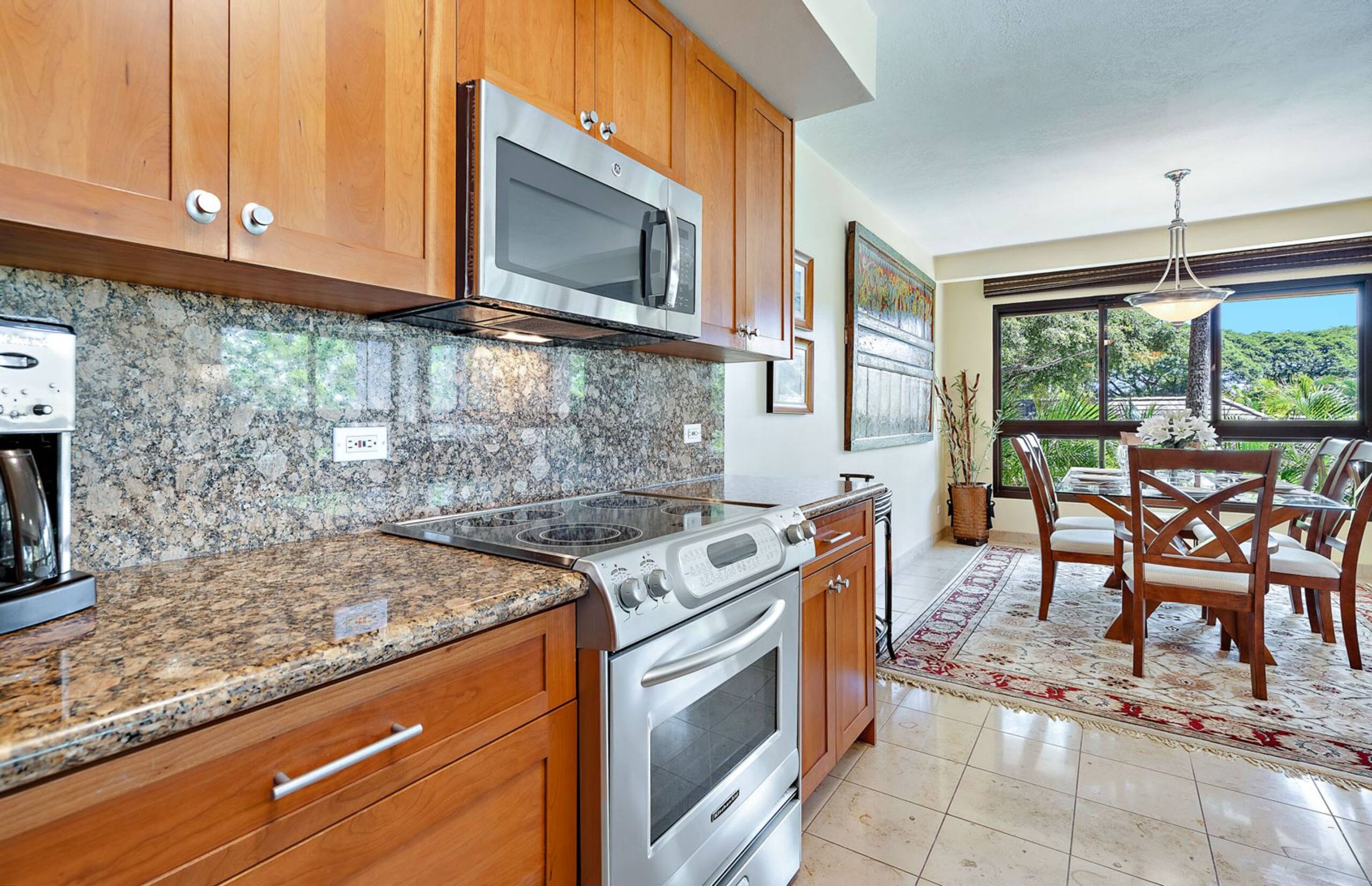 Condo in Lahaina · ★4.4 · 2 bedrooms · 4 beds · 2 shared baths - Image 15