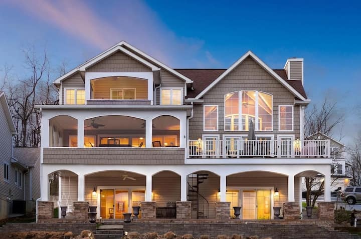 Private Lakefront Home|Views, Dock, Hot Tub, Kayak