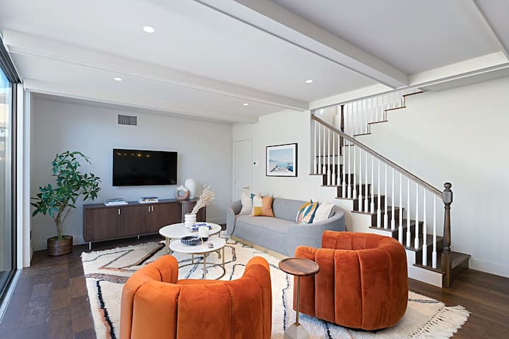 La Jolla Cove Entire Renovated, Designed Home