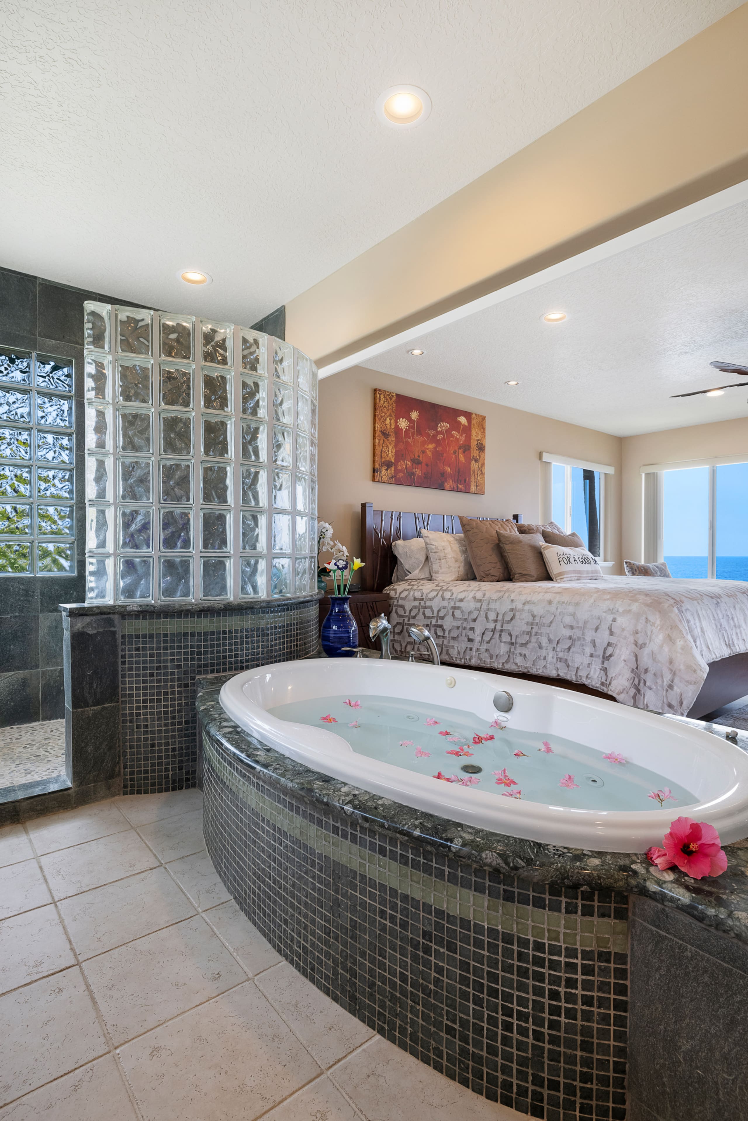 Home in Kailua-Kona · ★5.0 · 4 bedrooms · 5 beds · 3 baths - Image 21