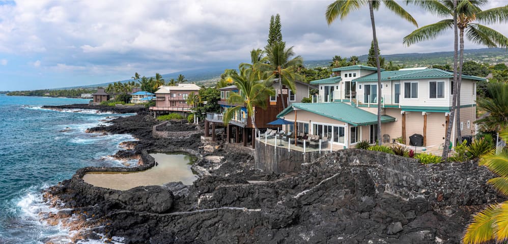 Amazing Oceanfront 4 Bedroom Home on Alii Drive!