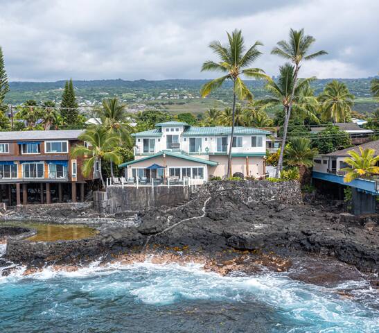 Amazing Oceanfront 4 Bedroom Home on Alii Drive! gallery image 2