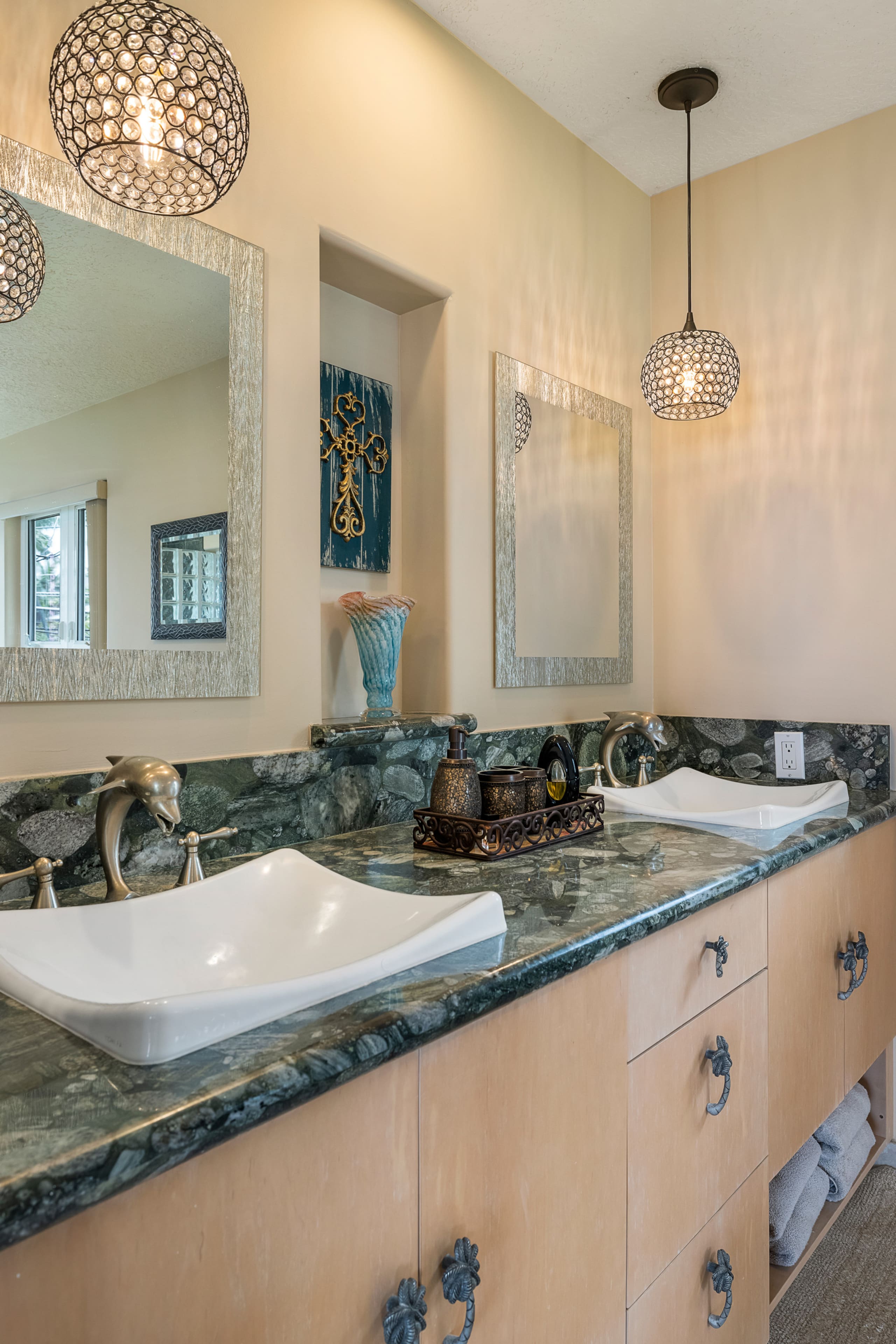 Home in Kailua-Kona · ★5.0 · 4 bedrooms · 5 beds · 3 baths - Image 20