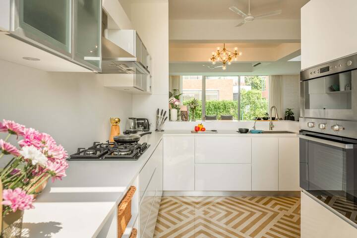Fully equipped kitchen