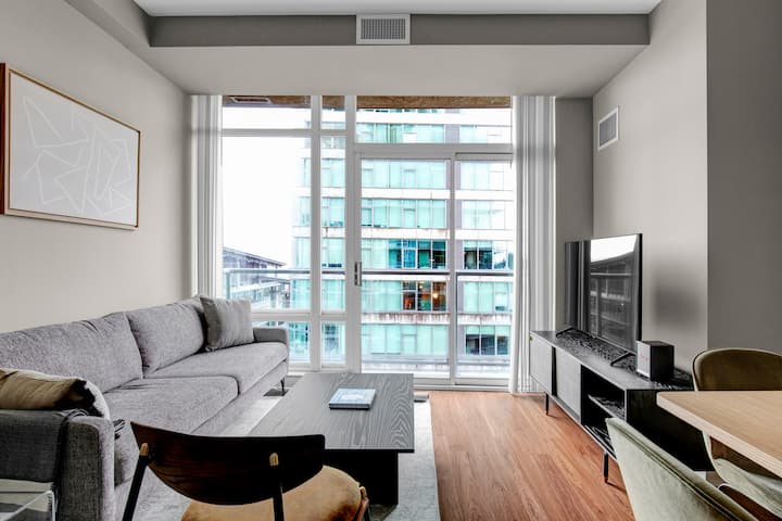 Modern Bellevue 2br W/ Gym, W/d & Roof Deck, Near Downtown, By Blueground - Seattle, WA
