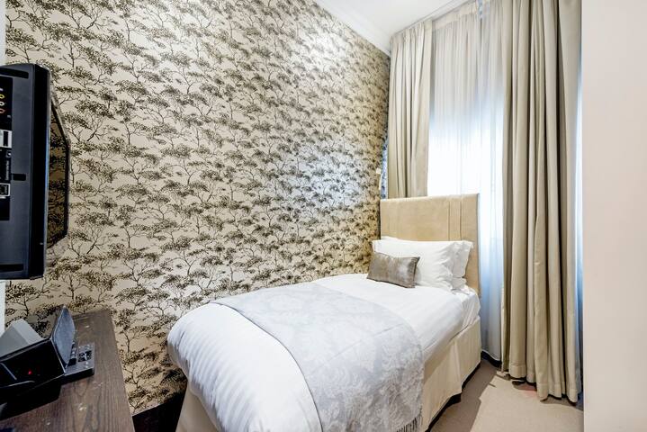 South Kensington – 2 Bedroom – Apartment gallery image 5