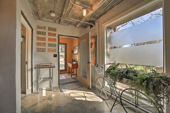 Eclectic Asheville Abode w/ Backyard Oasis! gallery image 4