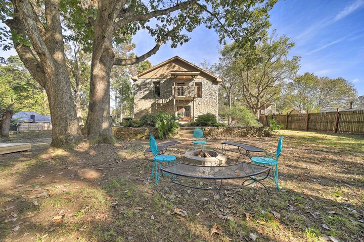 Eclectic Asheville Abode w/ Backyard Oasis! gallery image 3