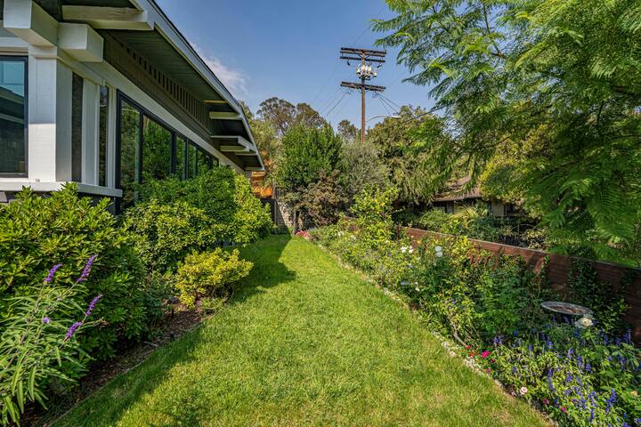 Beautiful Hollywood Craftsman gallery image 4