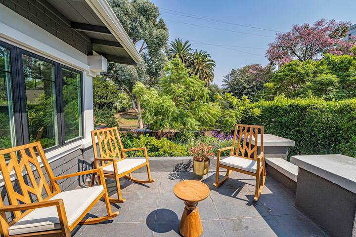 Beautiful Hollywood Craftsman gallery image 2