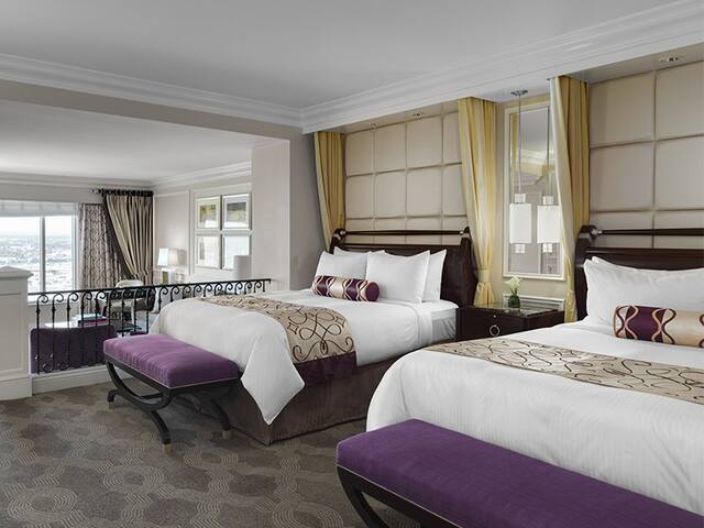 2 Connecting Suites at The Venetian Resort Las Vegas by Suiteness gallery image 3