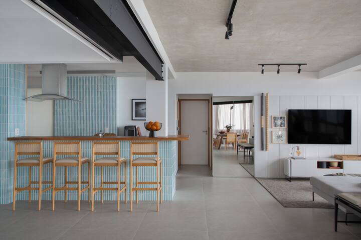 Ocean-Front 3-bedroom Apartment in Leme 036 gallery image 5