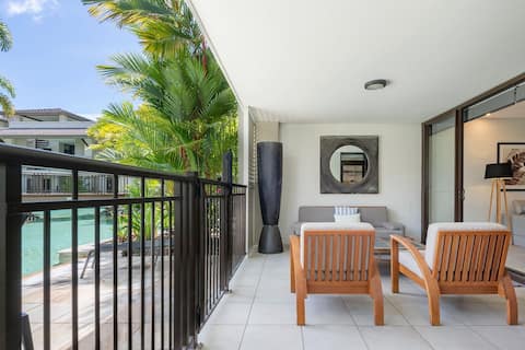 Swim-out Tropical Getaway by Four Mile Beach