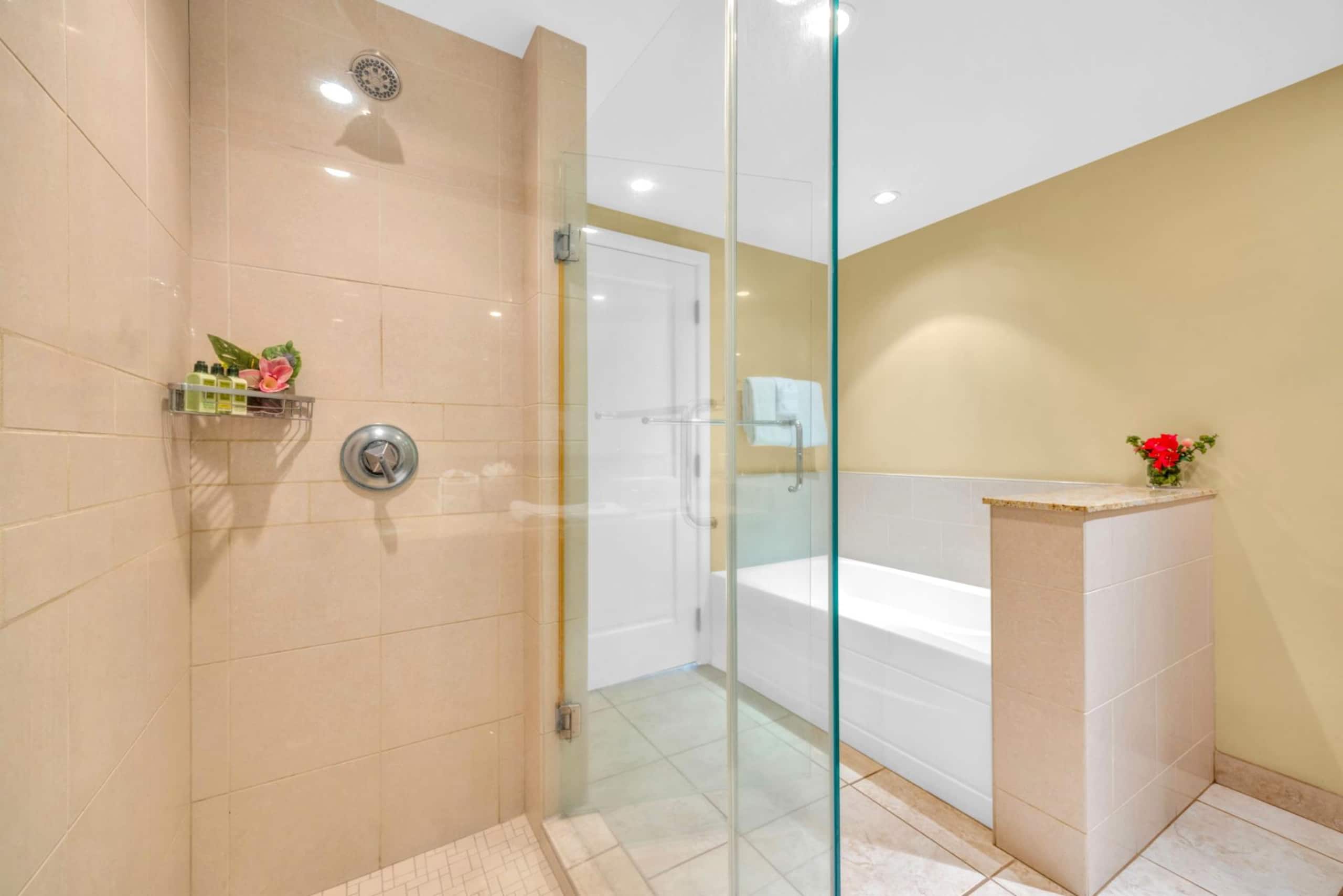 Condo in Lahaina · ★4.91 · 2 bedrooms · 4 beds · 2 baths - Image 35