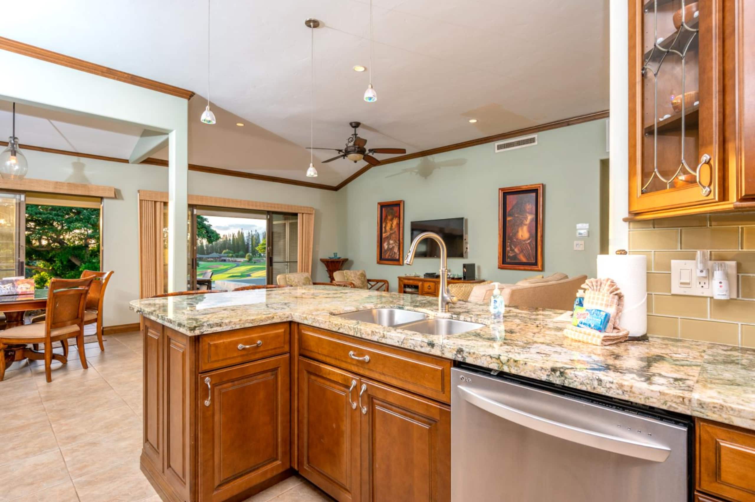 Condo in Lahaina · ★5.0 · 2 bedrooms · 2 beds · 2 baths - Image 8