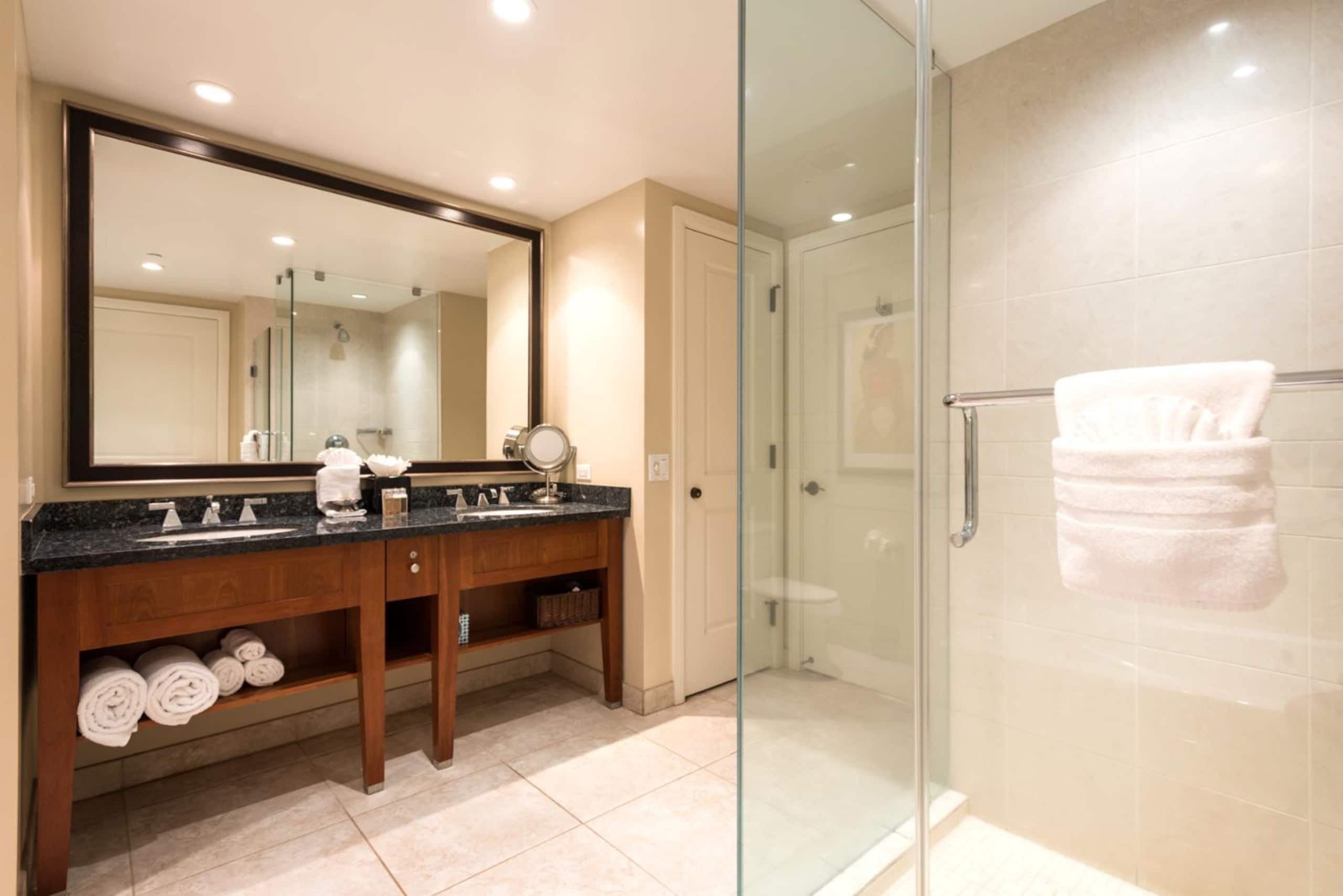 Condo in Lahaina · ★4.9 · 1 bedroom · 2 beds · 1 bath - Image 25