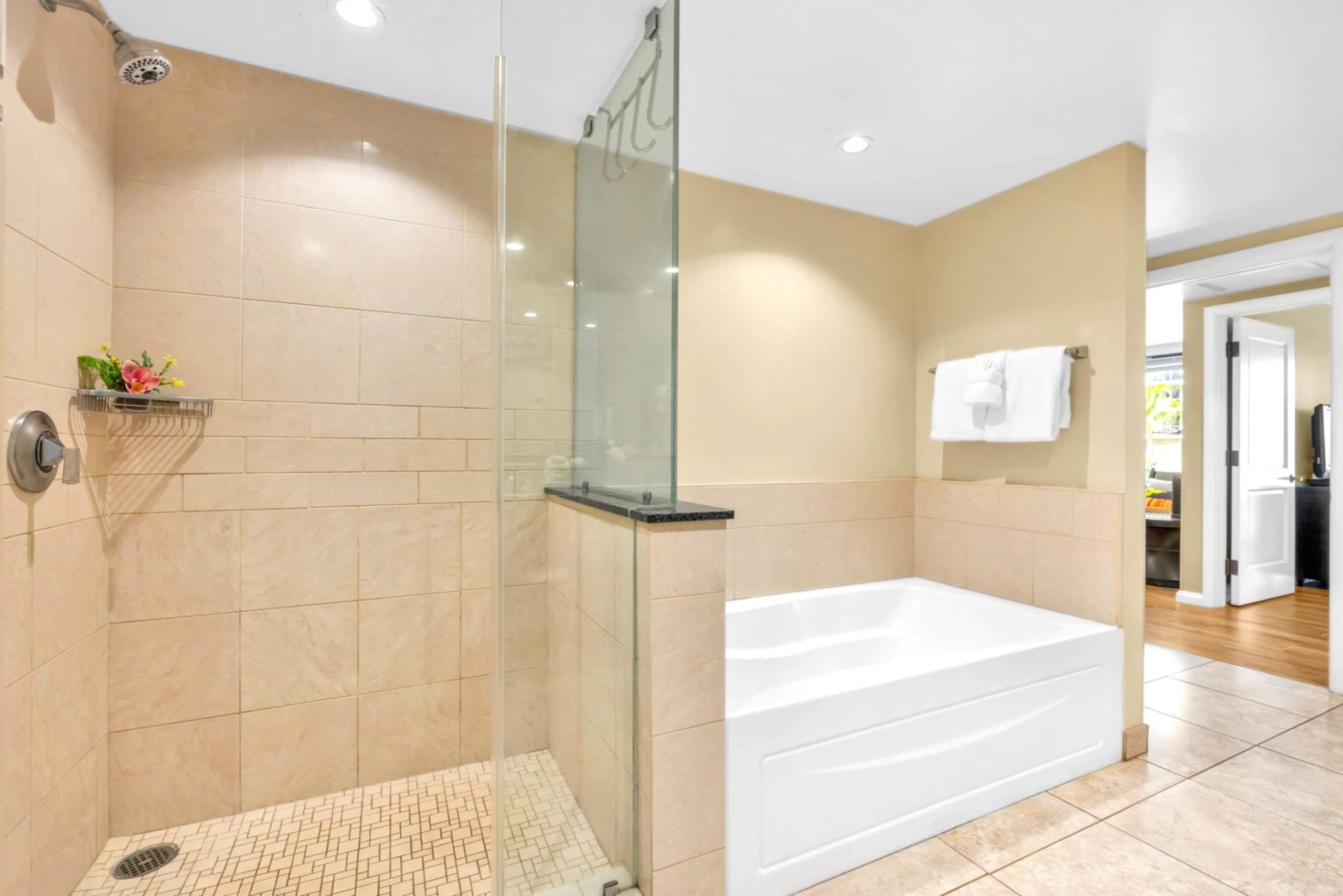 Condo in Lahaina · ★4.8 · 2 bedrooms · 3 beds · 1 bath - Image 33