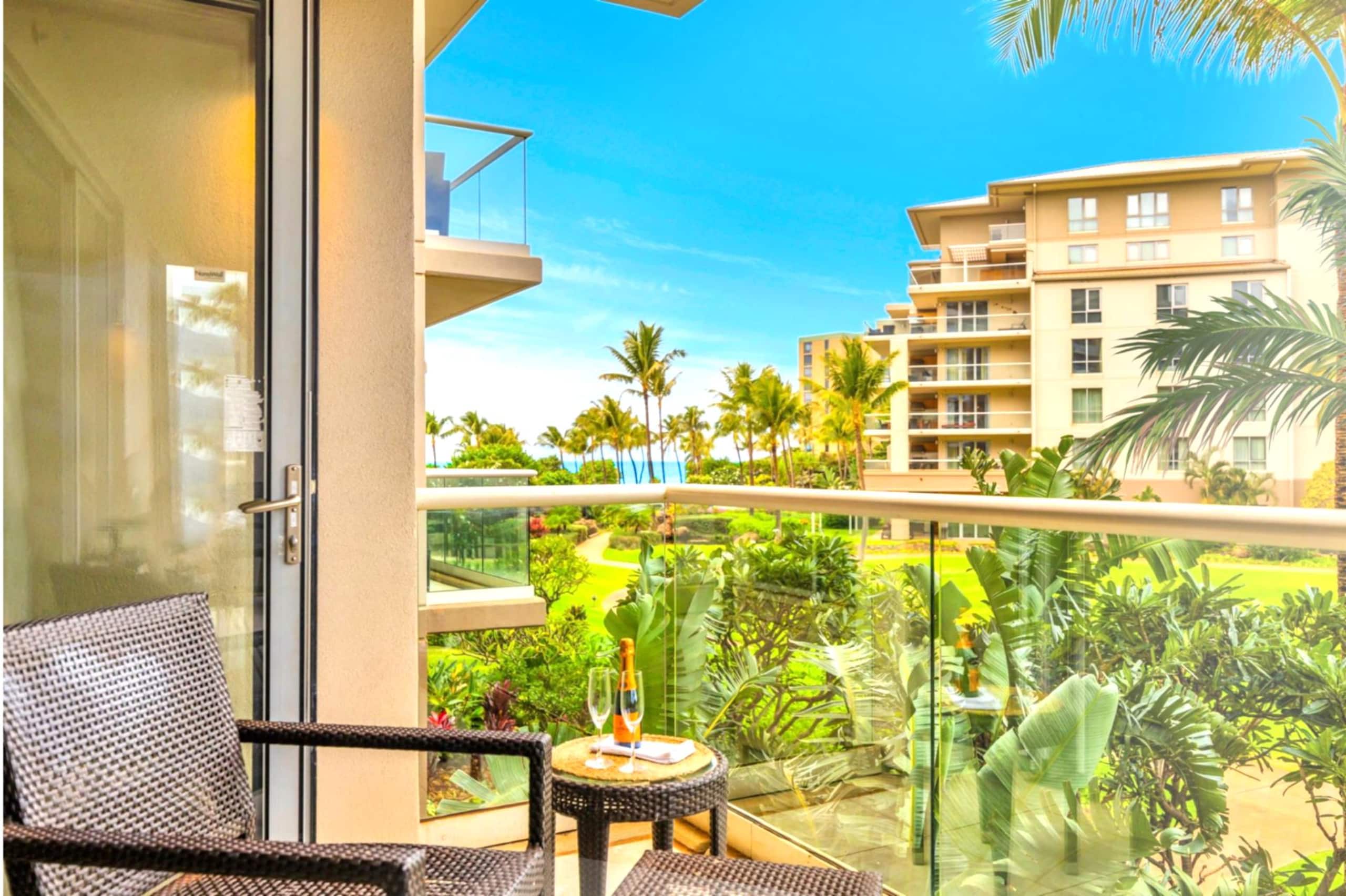 Condo in Lahaina · ★4.8 · 2 bedrooms · 3 beds · 1 bath - Image 8