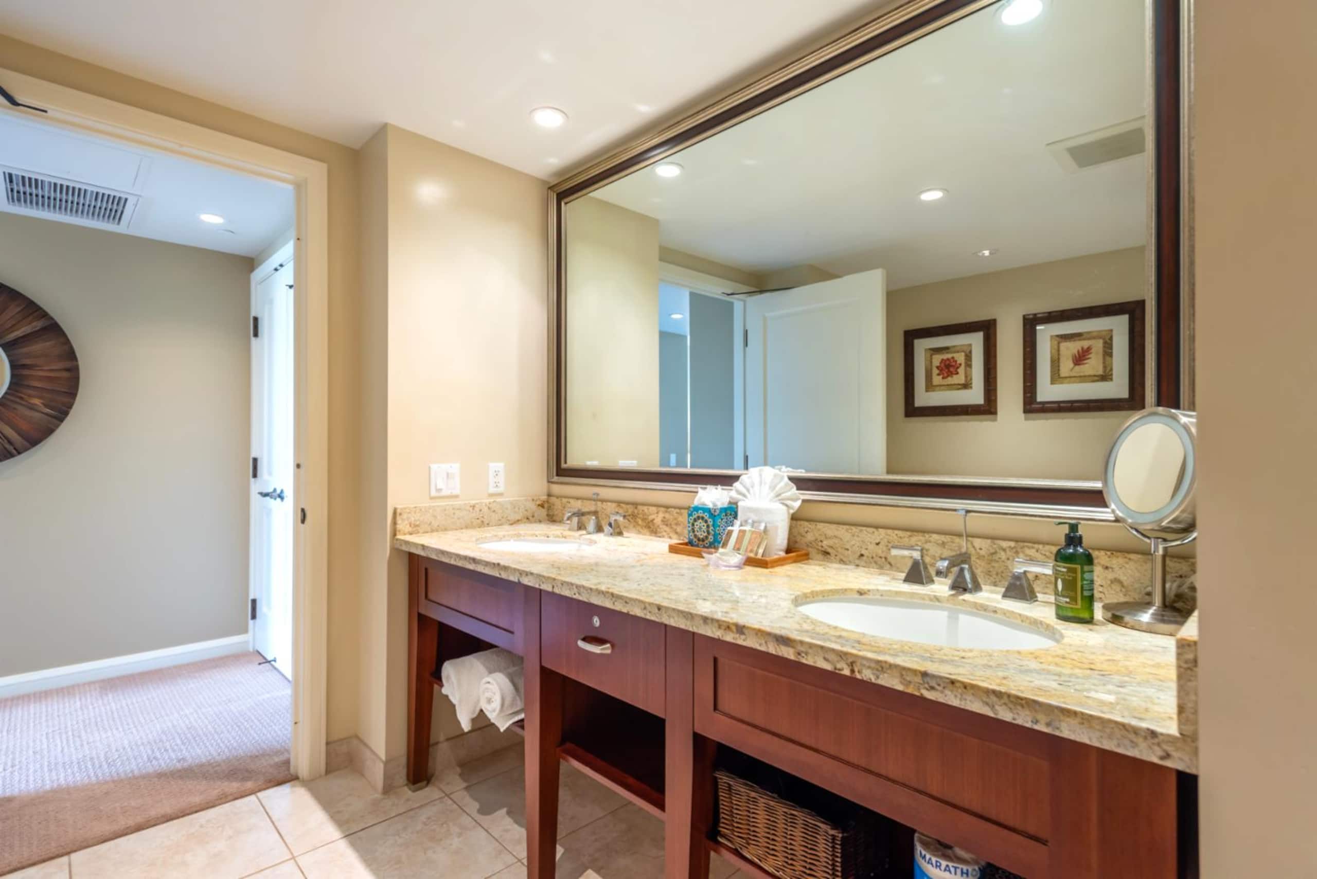 Condo in Lahaina · ★4.88 · 2 bedrooms · 3 beds · 2 baths - Image 33