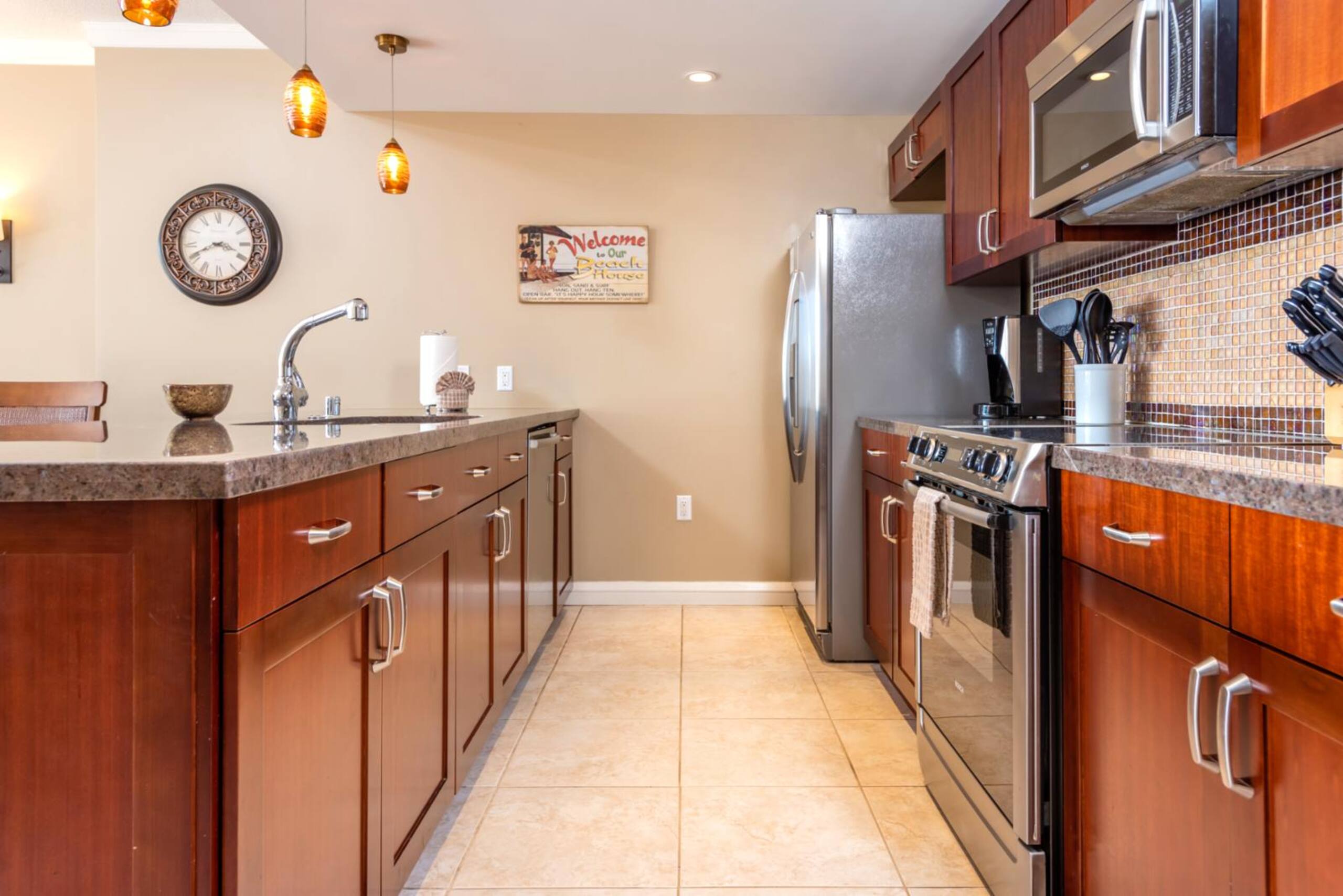 Condo in Lahaina · ★4.88 · 2 bedrooms · 3 beds · 2 baths - Image 28