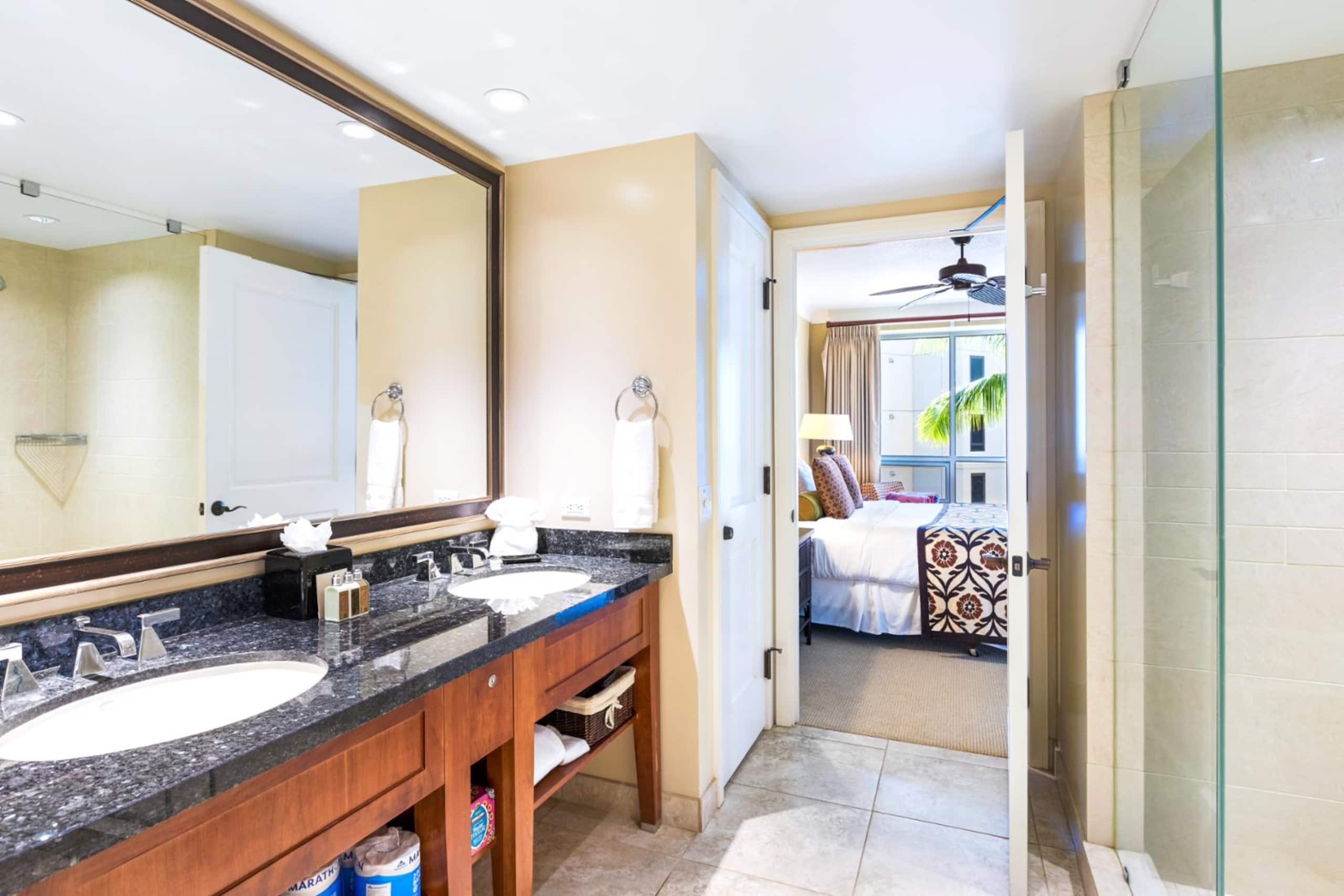 Condo in Lahaina · ★5.0 · 1 bedroom · 2 beds · 1 bath - Image 25
