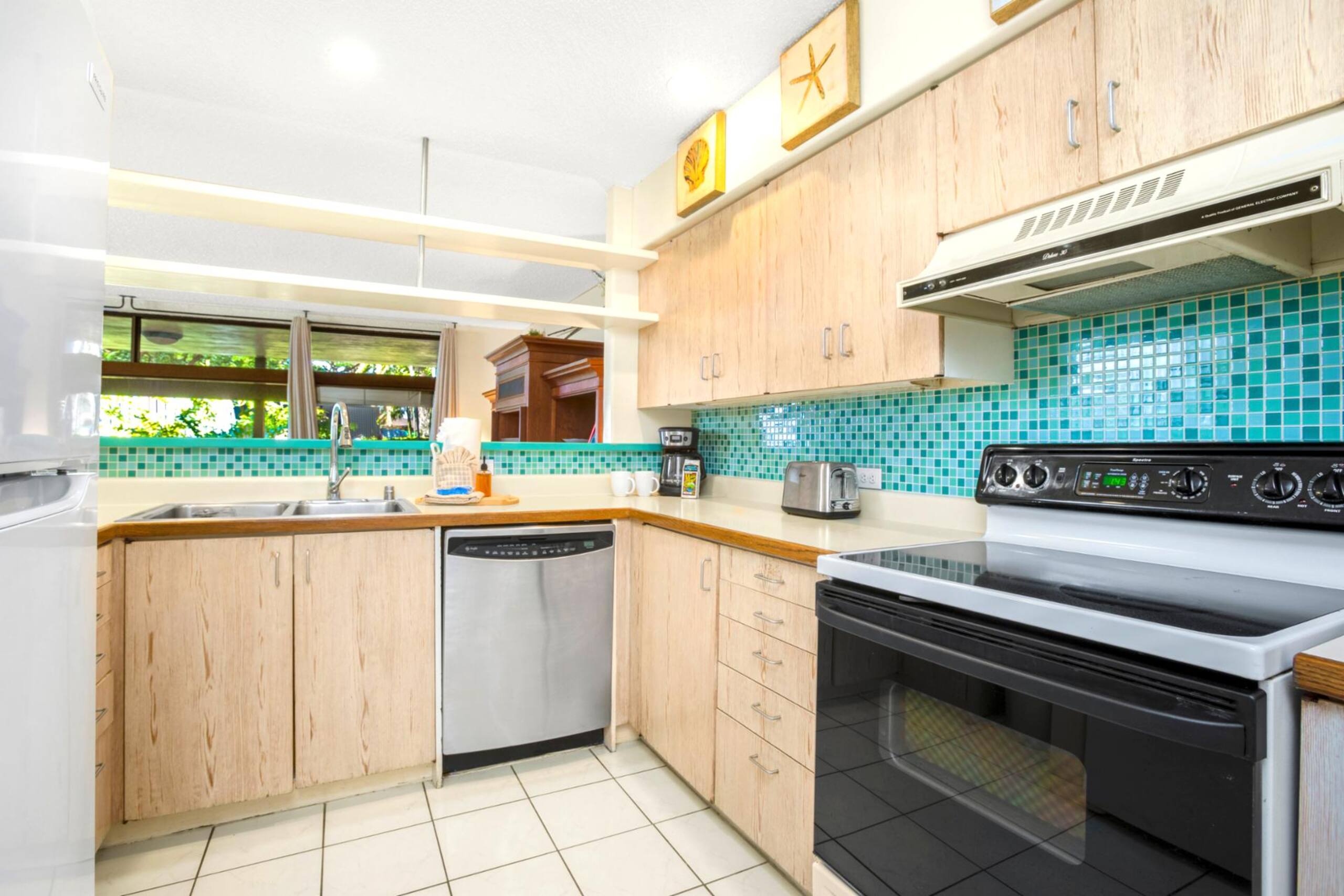 Condo in Lahaina · ★4.57 · 2 bedrooms · 3 beds · 2 baths - Image 24